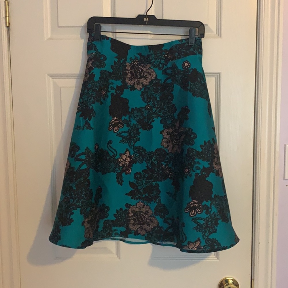 🎉 2/50 Stunning Formal Two Piece - Picture 5 of 9